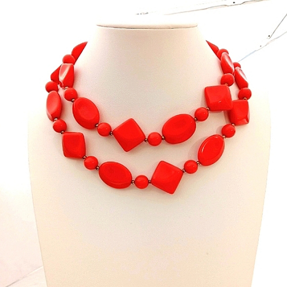 ORANGE BEAD NECKLACE vintage molded Bohemian long box clasp 70s 80s
